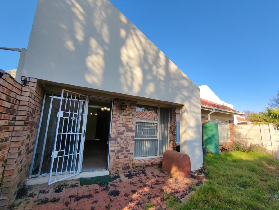 To Let 2 Bedroom Property for Rent in Pellissier Free State